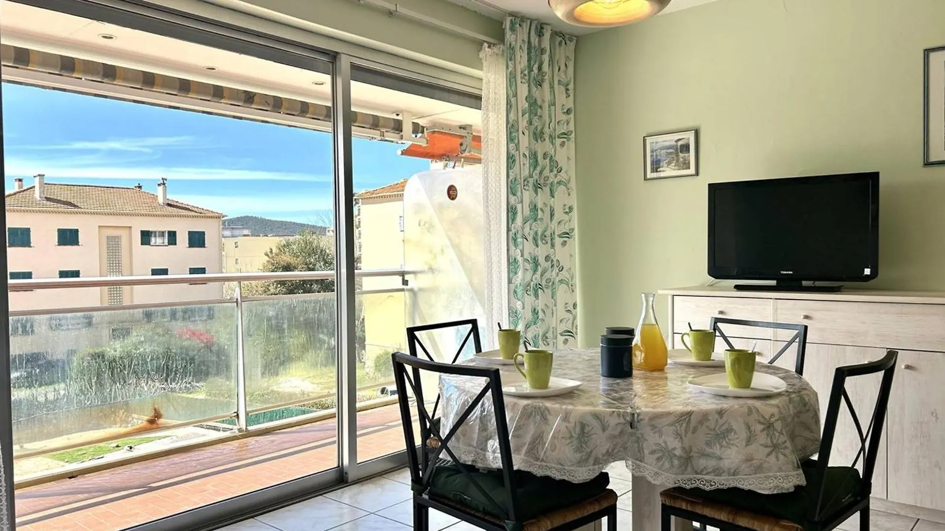 アパート Studio Au Lavandou, Terrasse, Climatisation, Proche Plage - Fr-1-251-857 ル・ラヴァンドゥー フランス